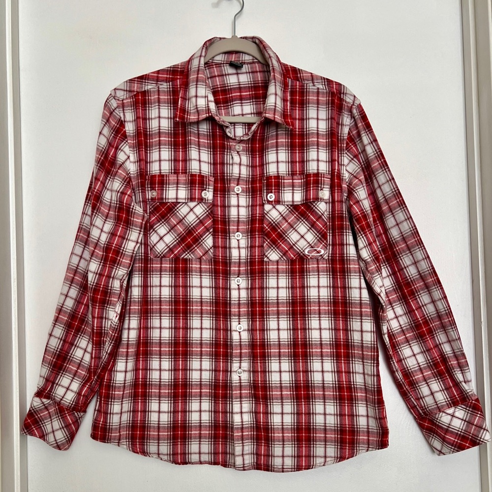 Men's Red Plaid Button-Up Shirt size M Oakley Medium red shirt